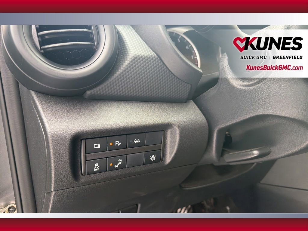 Used 2024 Nissan Kicks S image 18