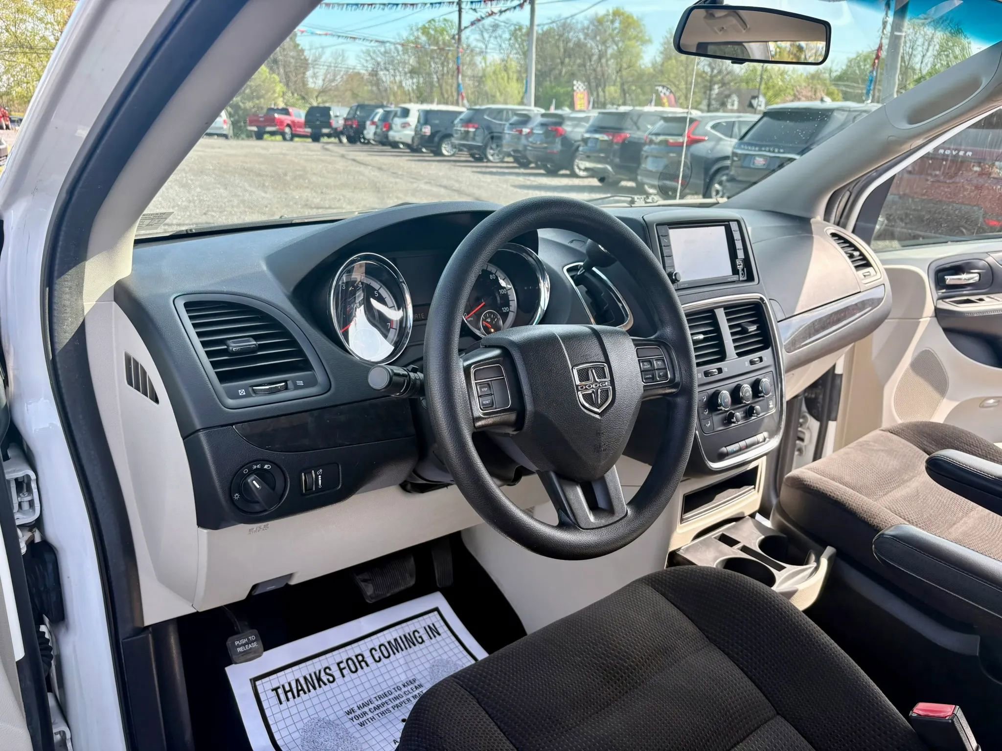 Used 2018 Dodge Grand Caravan SE FWD image 12