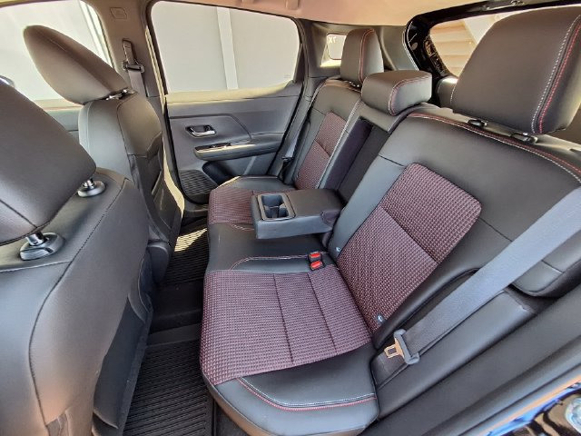 New 2026 Nissan Kicks SR AWD/4WD image 21