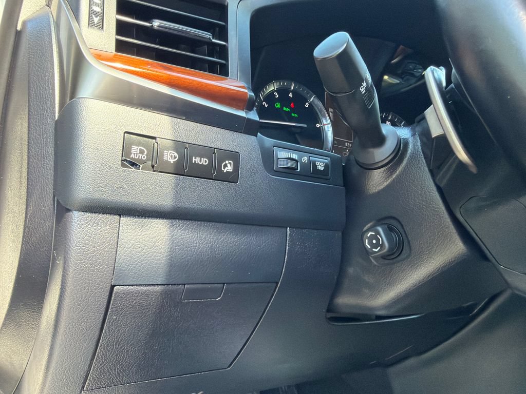 Used 2019 Lexus LX 570 4WD w/ Luxury Package image 35