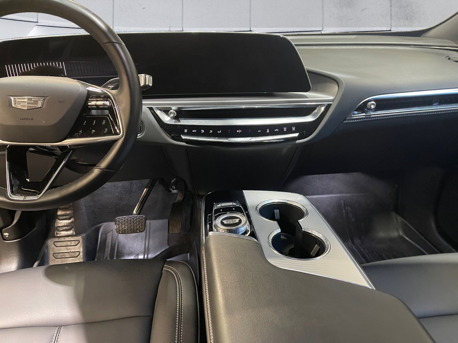 Used 2024 Cadillac Lyriq Tech w/ LPO, Floor Liner Package image 11