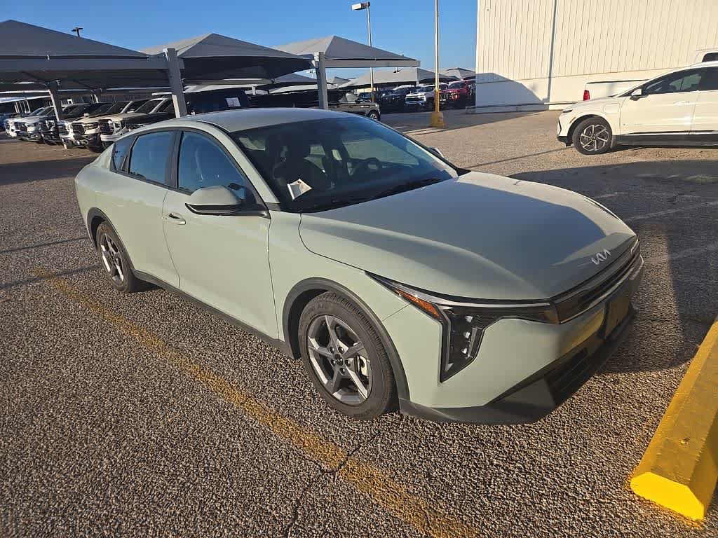 Used 2025 Kia K4 FWD video 2
