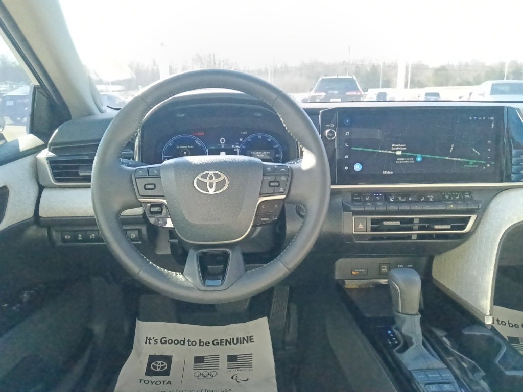 Used 2025 Toyota Camry XSE image 27