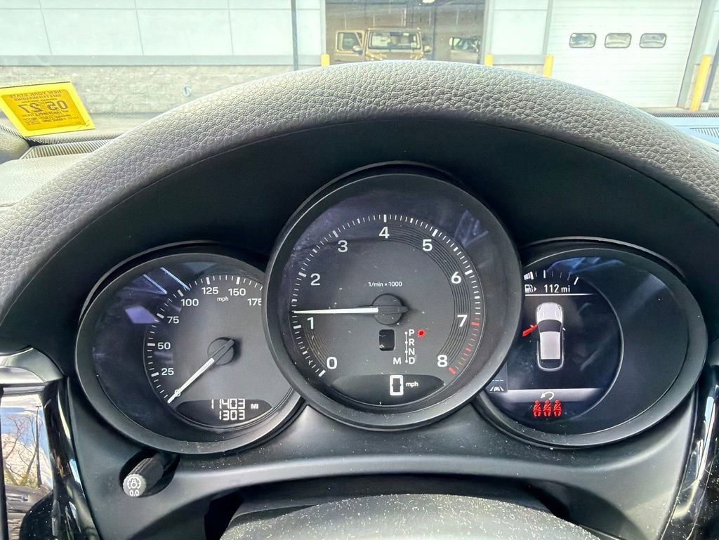 Used 2023 Porsche Macan AWD/4WD image 8