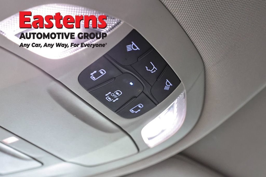 Used 2024 Chrysler Voyager LX FWD image 21