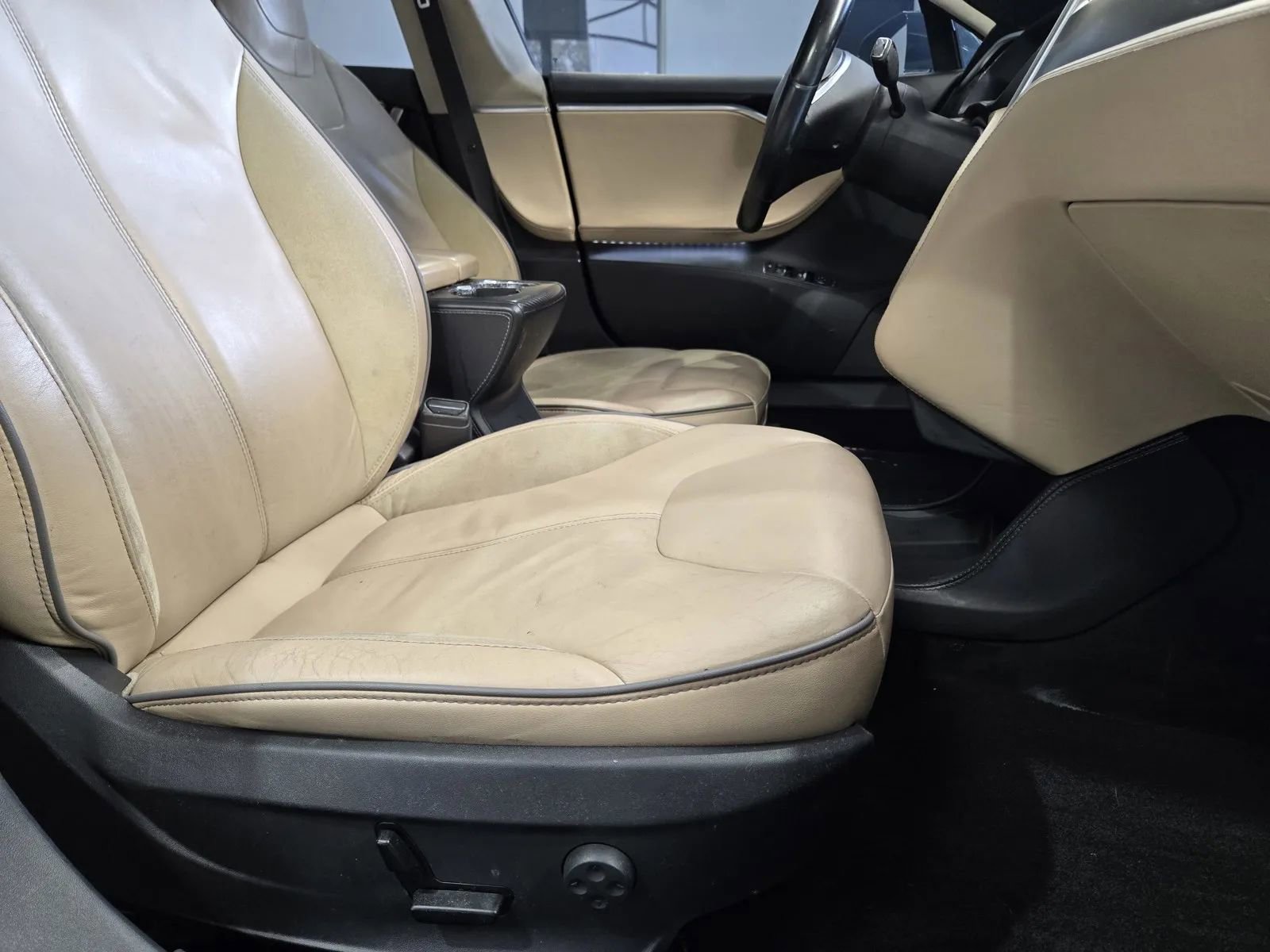 Used 2014 Tesla Model S P85 RWD image 7