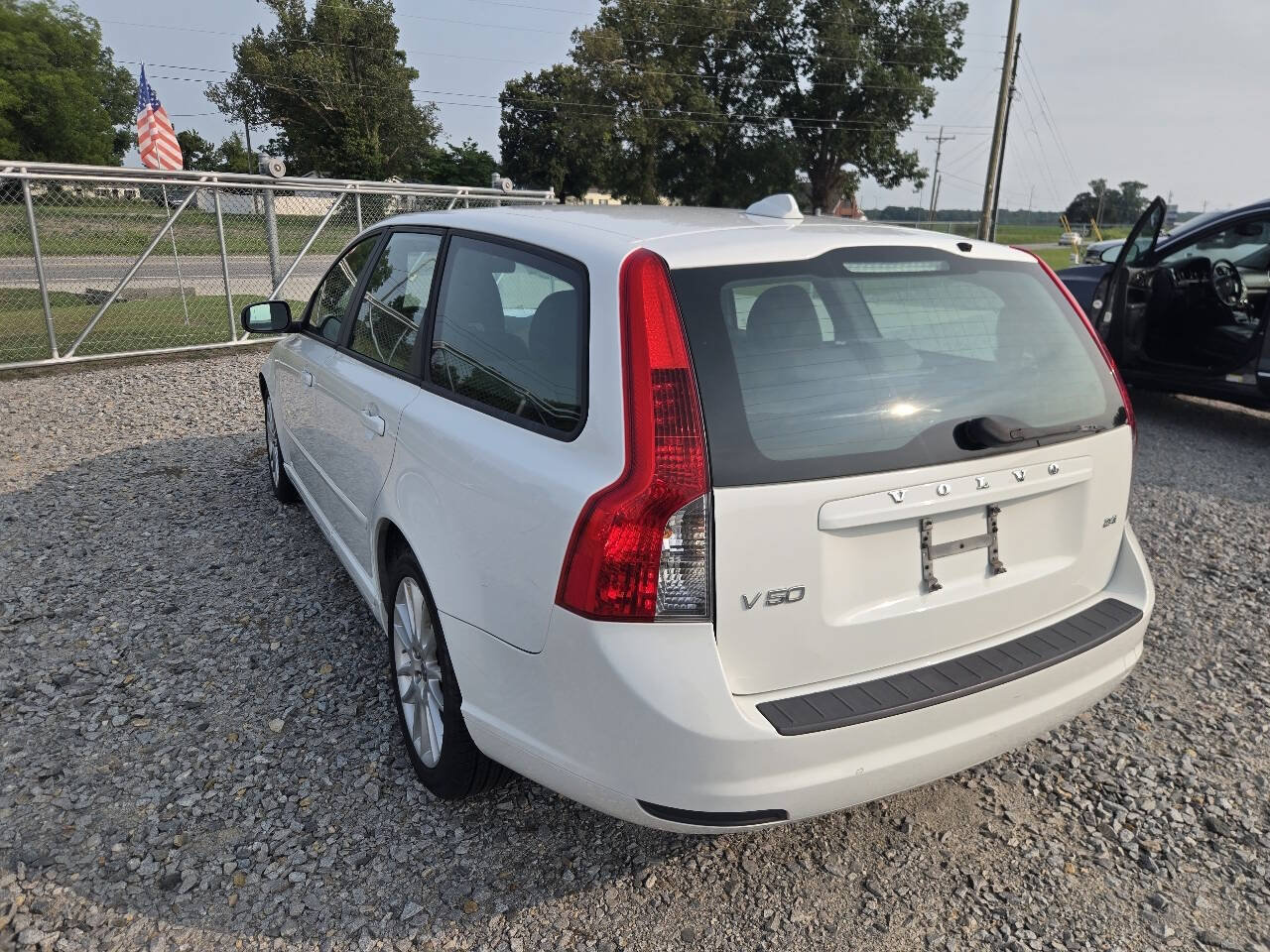 Used 2010 Volvo V50 2.4i FWD image 6