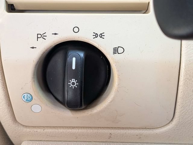 Used 2005 Chrysler Crossfire Limited RWD image 26