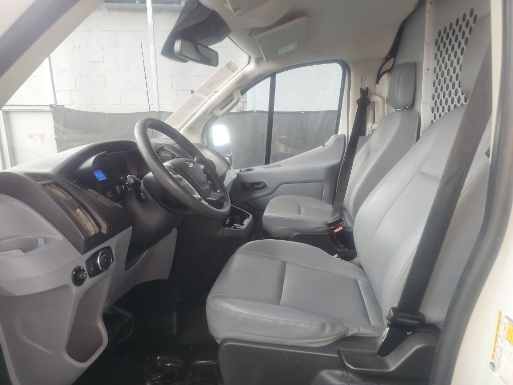 Used 2018 Ford Transit 250 130 Low Roof RWD image 9
