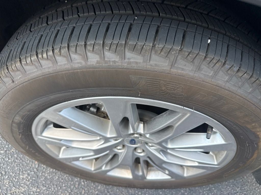 Certified 2025 Ford Explorer Platinum RWD image 26