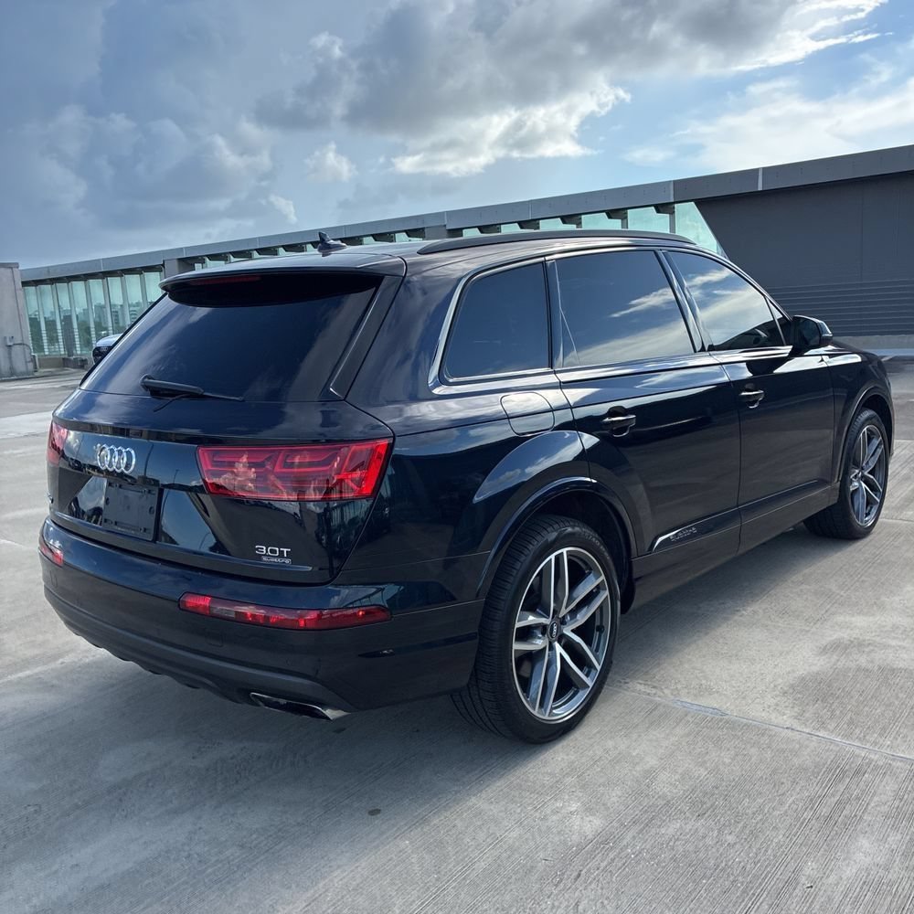 Used 2017 Audi Q7 3.0T Prestige AWD/4WD image 3