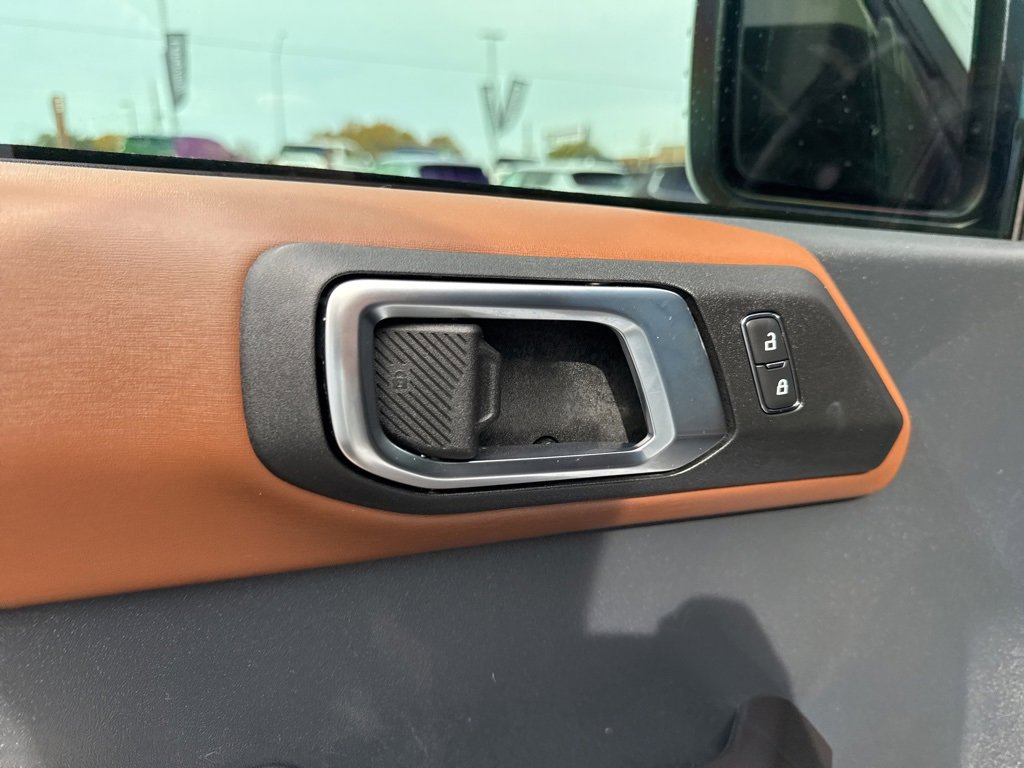Used 2024 Ford Bronco Outer Banks image 12