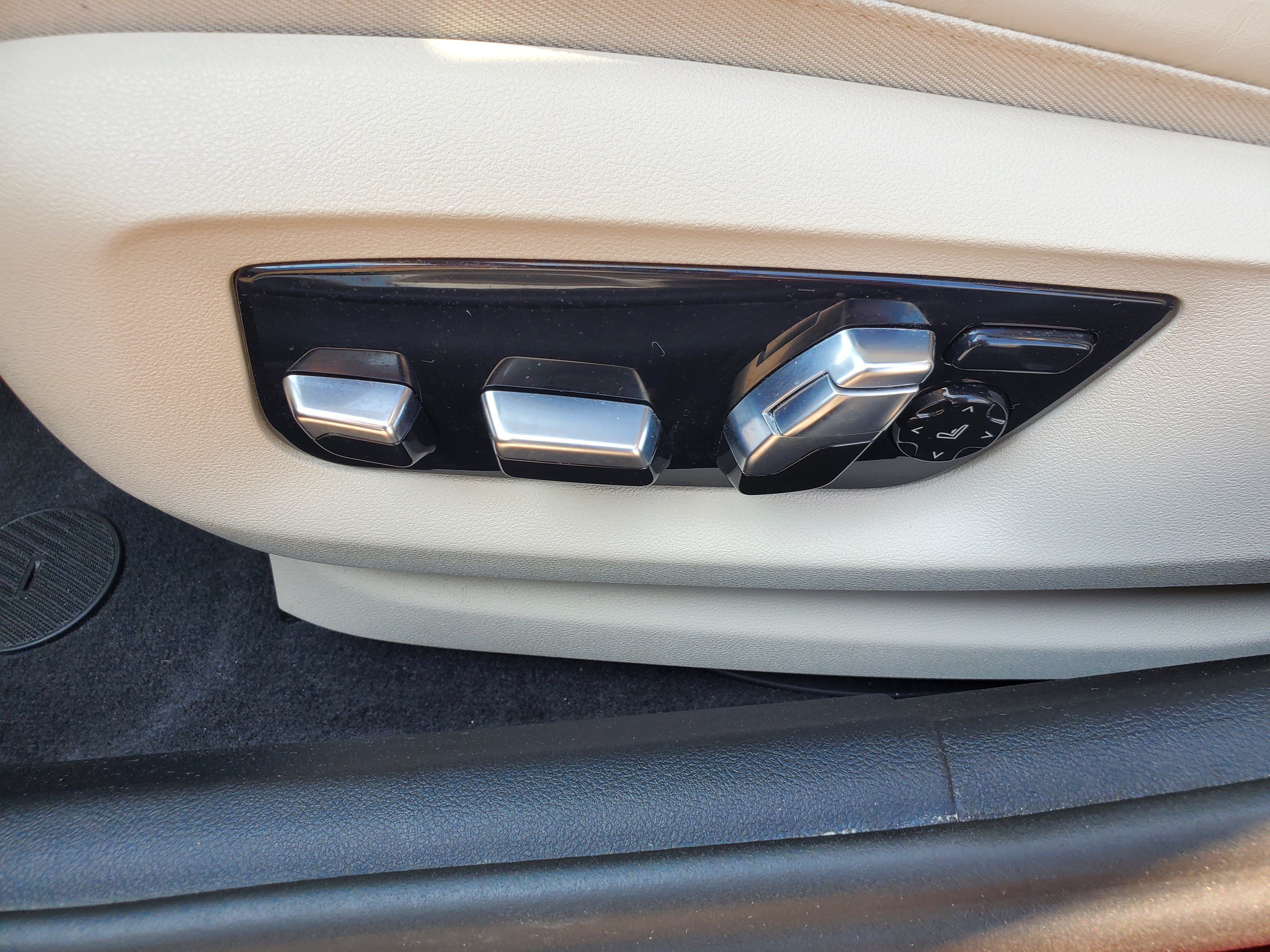 Used 2023 BMW 540i xDrive w/ Executive Package AWD/4WD image 10
