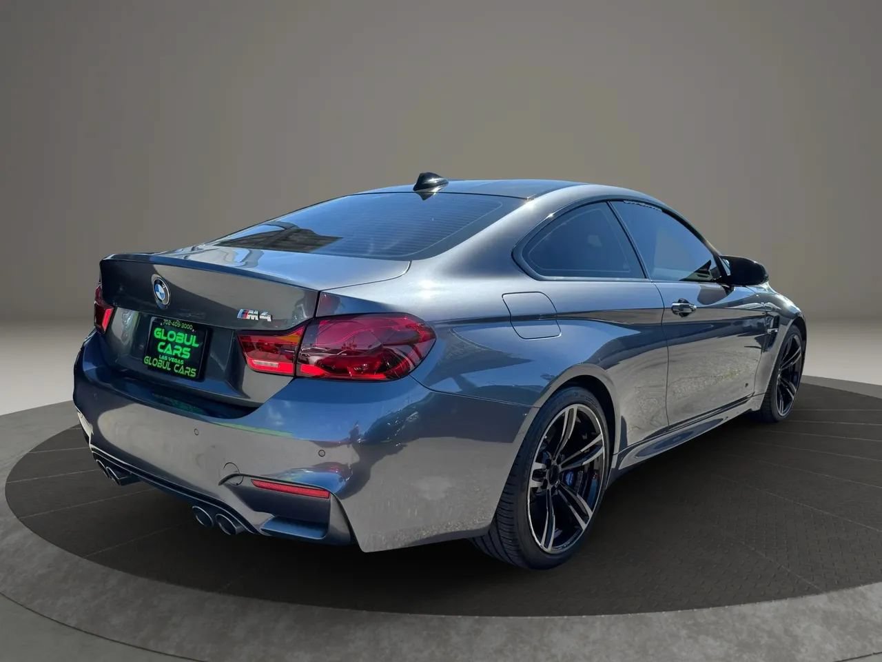 Used 2018 BMW M4 Coupe RWD image 5