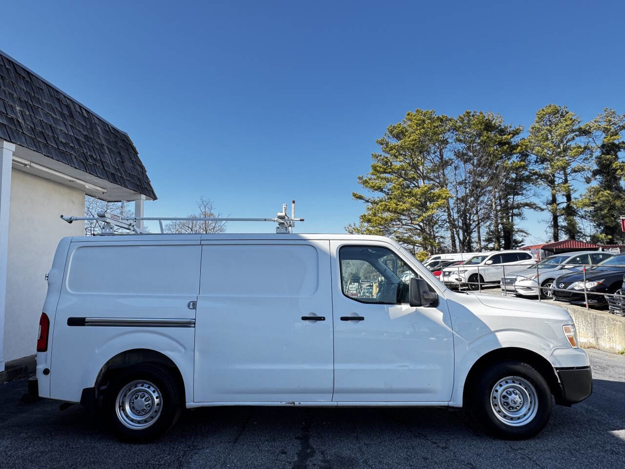 Used 2018 Nissan NV 2500 SV image 4