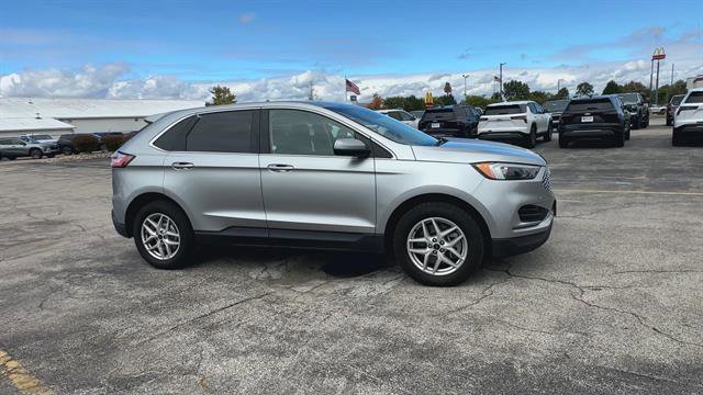 Used 2024 Ford Edge SEL image 2