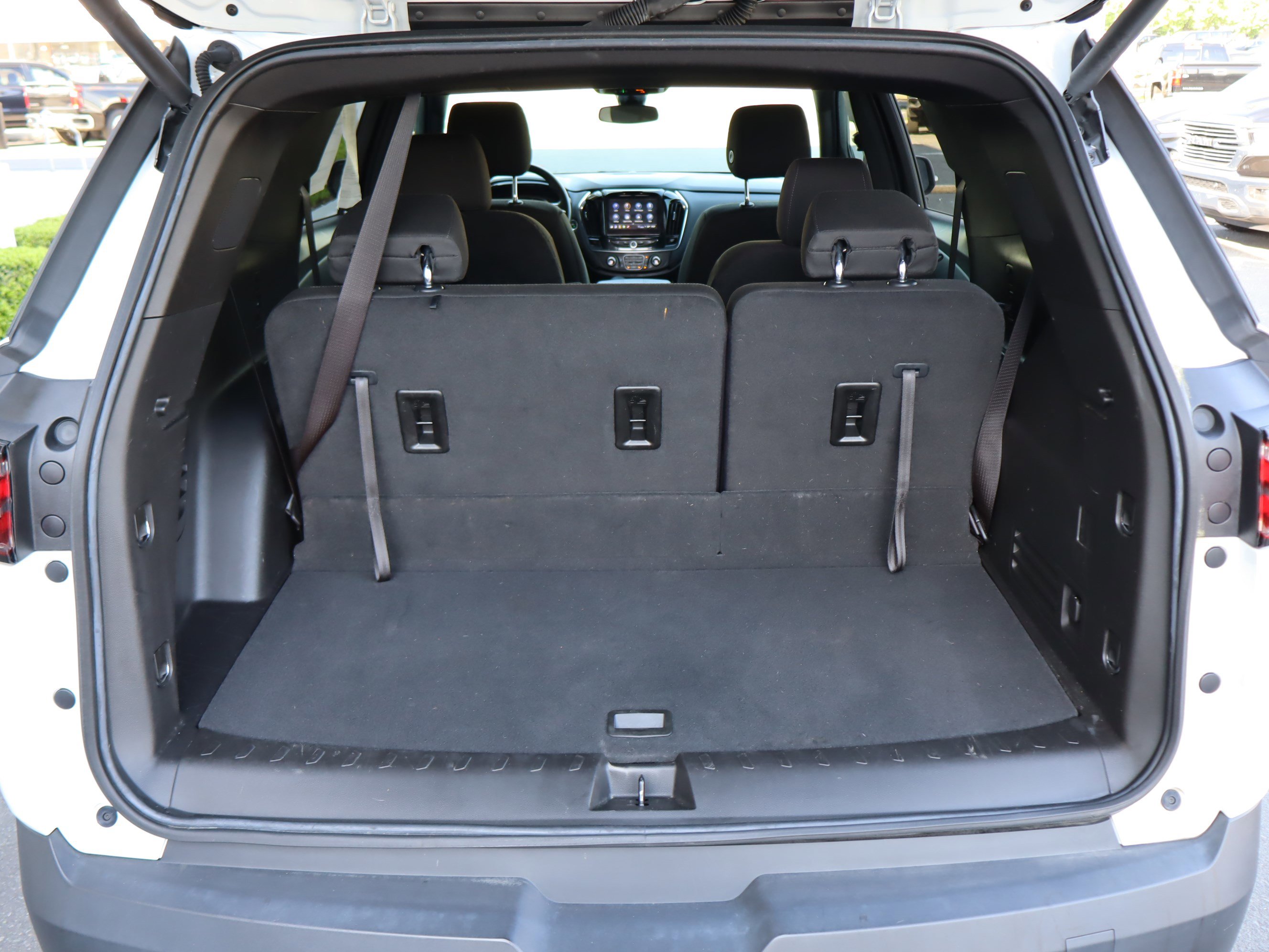 Used 2023 Chevrolet Traverse LT FWD image 33