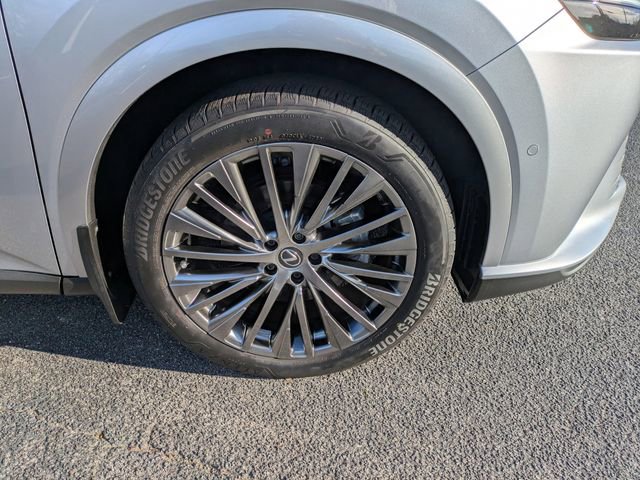 Certified 2024 Lexus RX 450h AWD w/ Convenience Package image 11