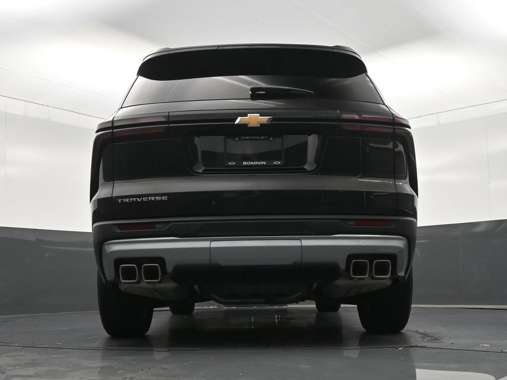 Used 2026 Chevrolet Traverse LT FWD image 32