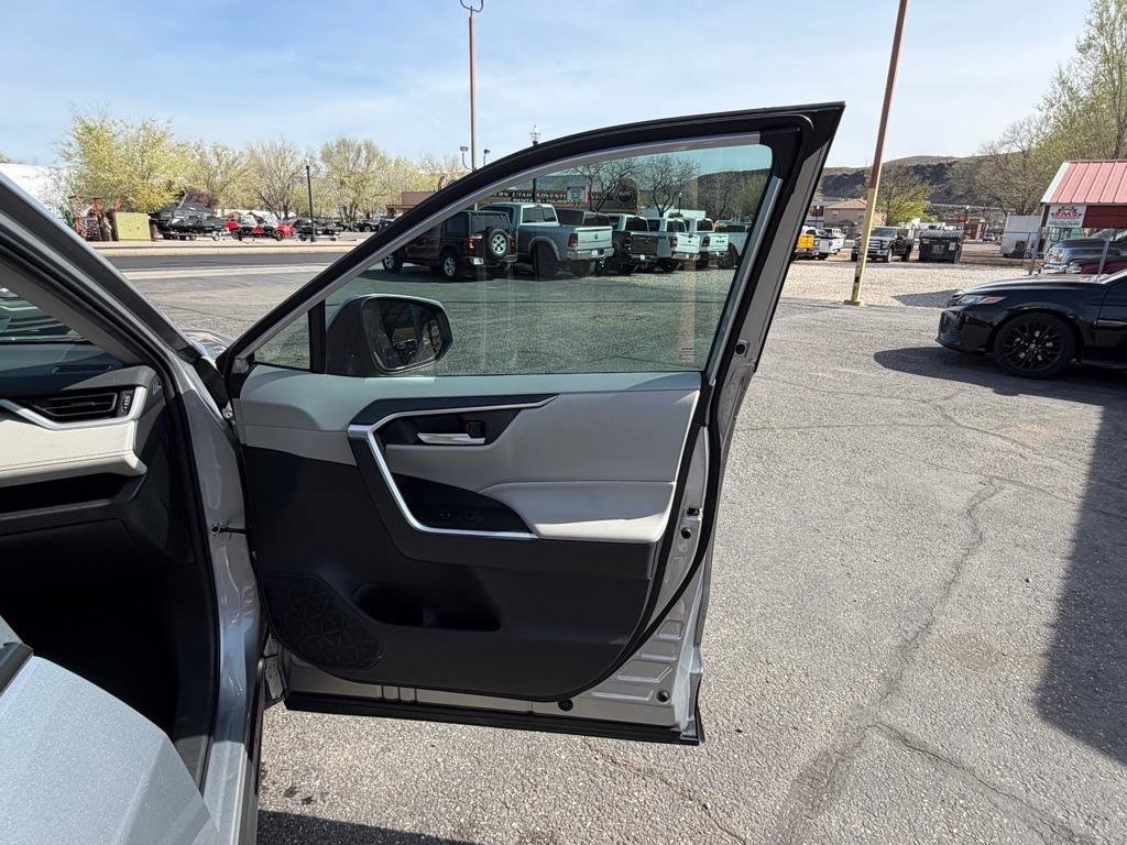 Used 2024 Toyota RAV4 XLE w/ Weather Package image 22