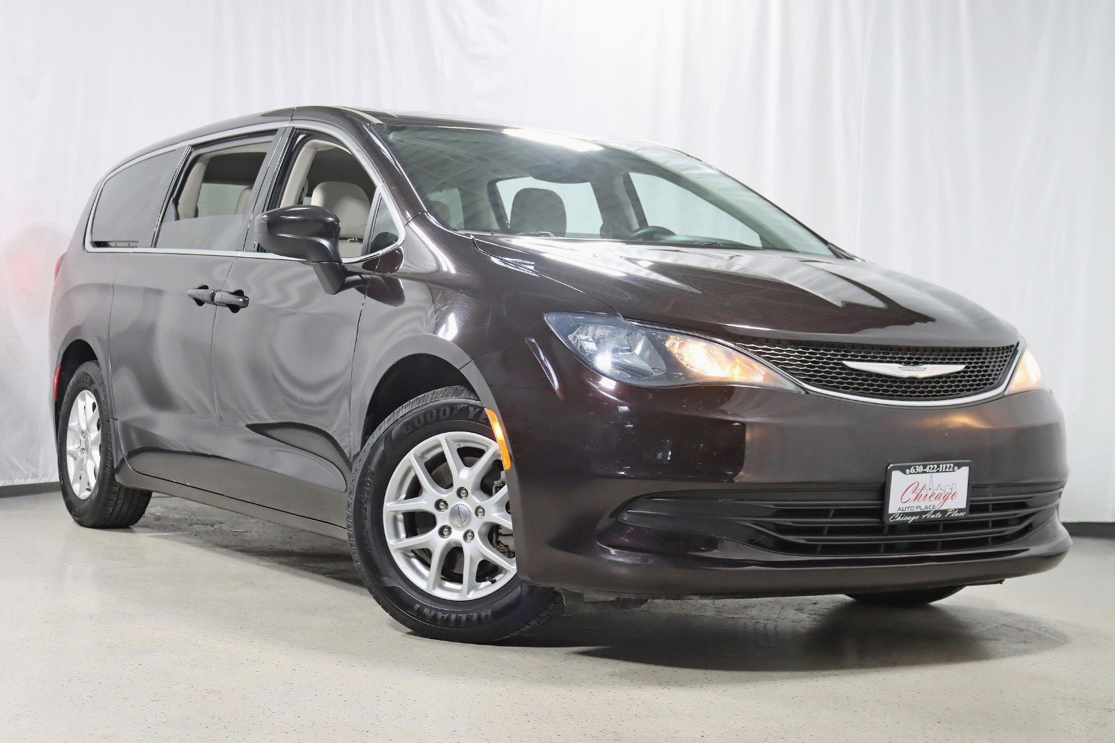 Used 2017 Chrysler Pacifica Touring image 7