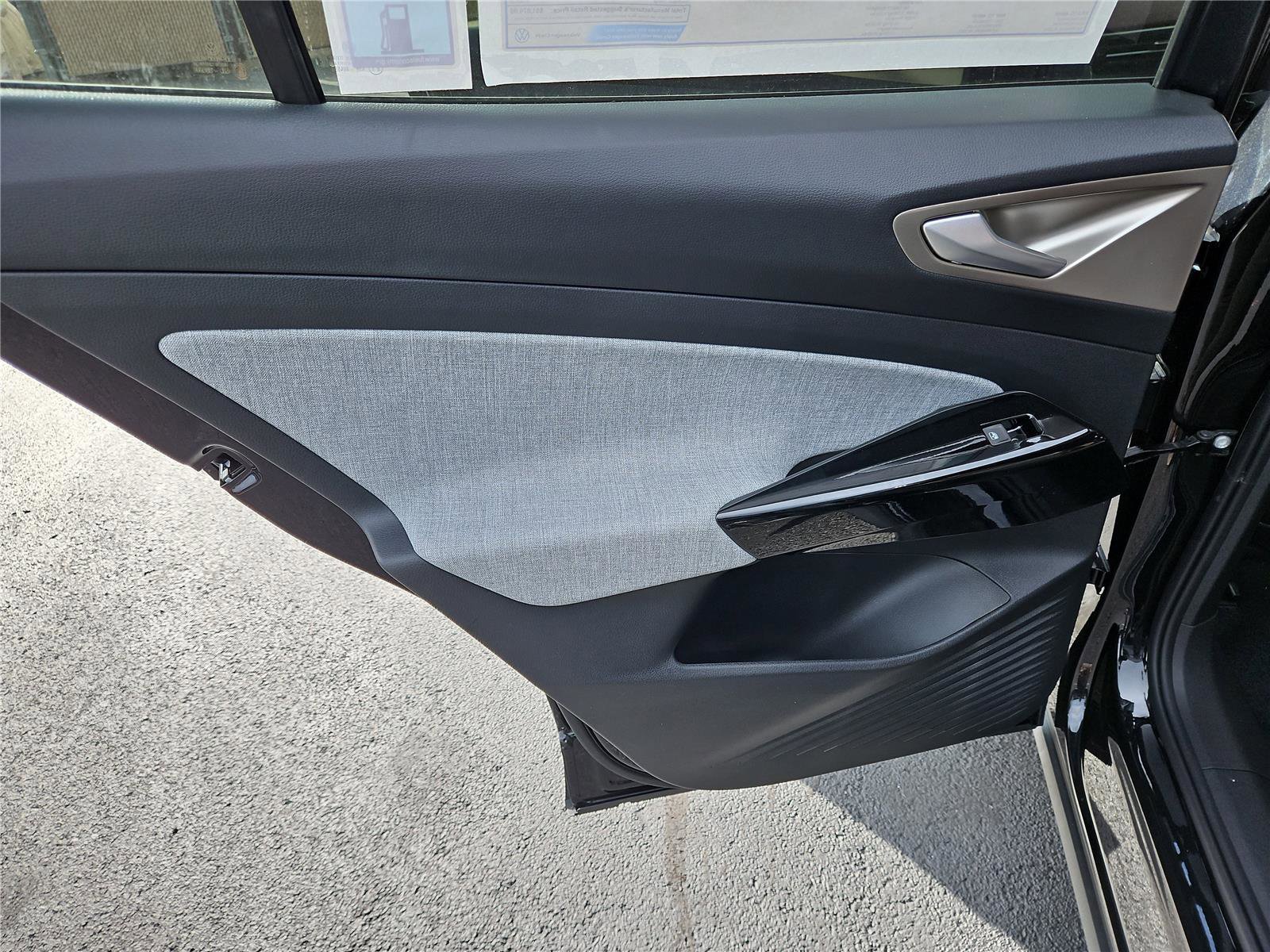 New 2025 Volkswagen ID.4 Pro image 23