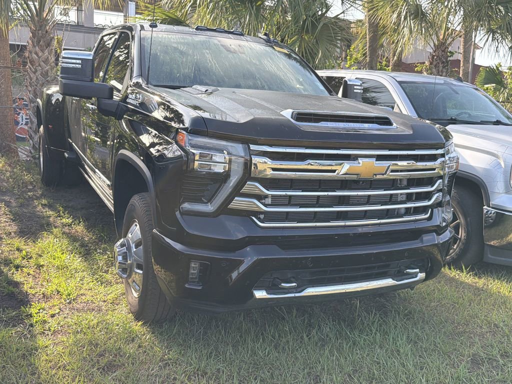 Used 2024 Chevrolet Silverado 3500 High Country w/ High Country Premium Package AWD/4WD video 1