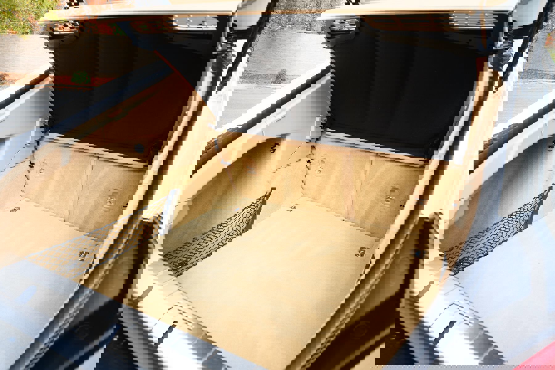 Used 2015 Porsche Panamera 4 image 16