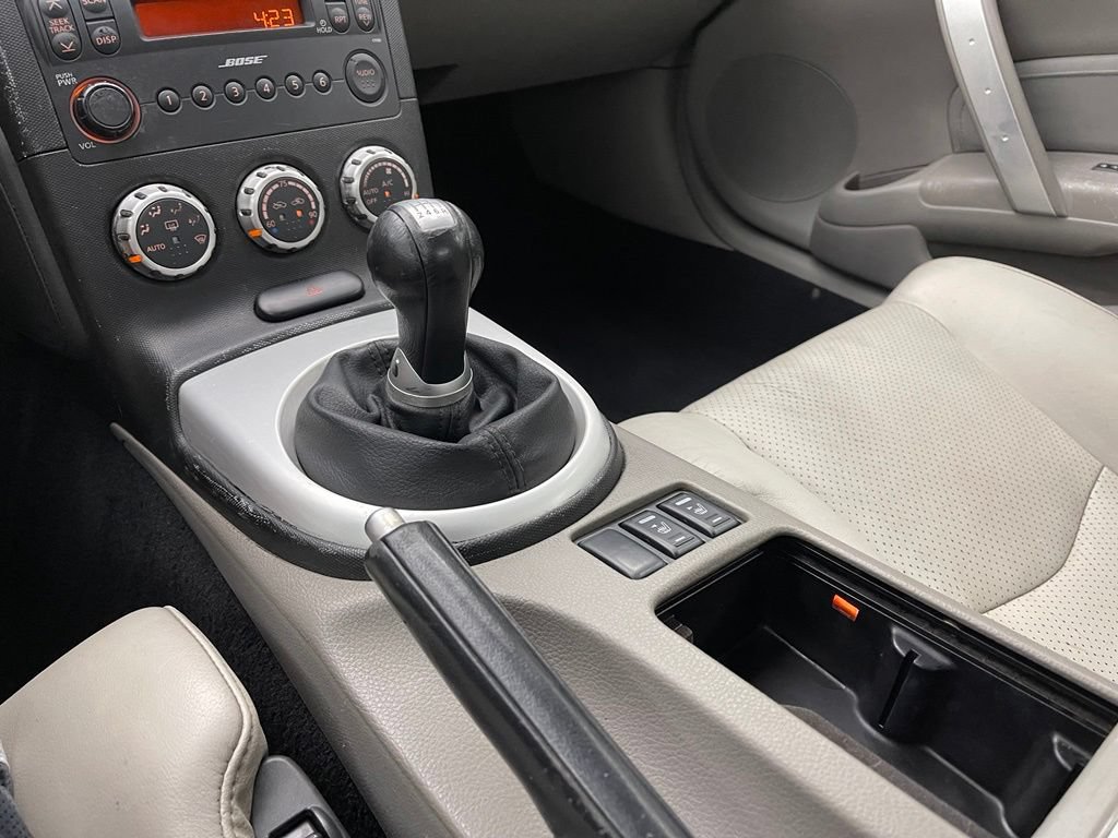 Used 2007 Nissan 350Z Touring RWD image 28