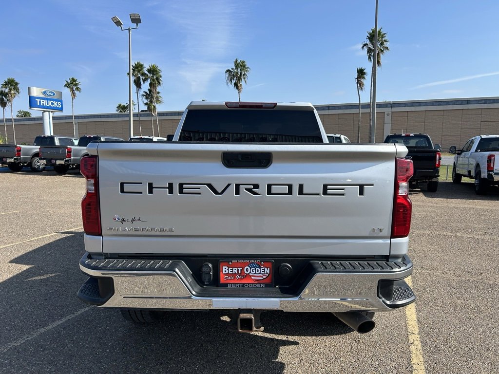 Used 2022 Chevrolet Silverado 2500 LT w/ Convenience Package image 5