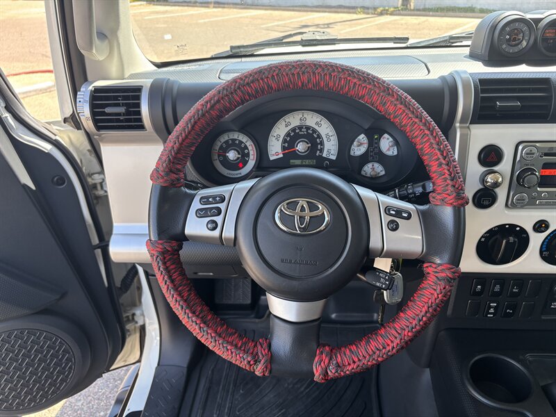 Used 2014 Toyota FJ Cruiser 4WD w/ Upgrade Package image 25