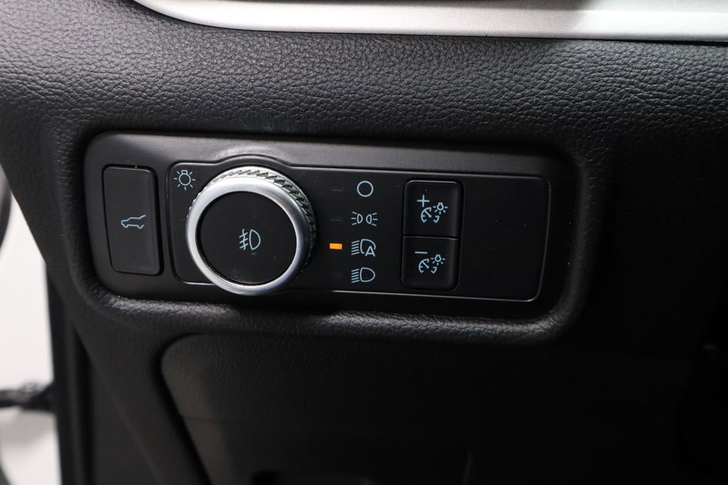 Certified 2020 Ford Explorer XLT w/ Equipment Group 202A image 27