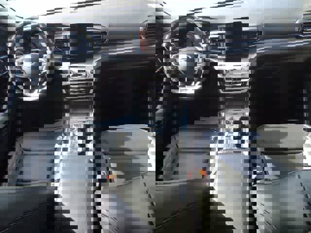 Used 2024 Ford Explorer XLT w/ Equipment Group 202A image 20