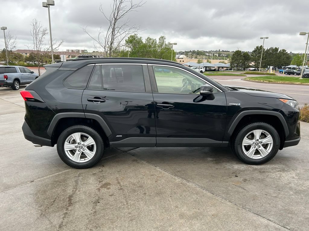 Used 2020 Toyota RAV4 LE w/ Carpet Mat Package AWD/4WD image 8