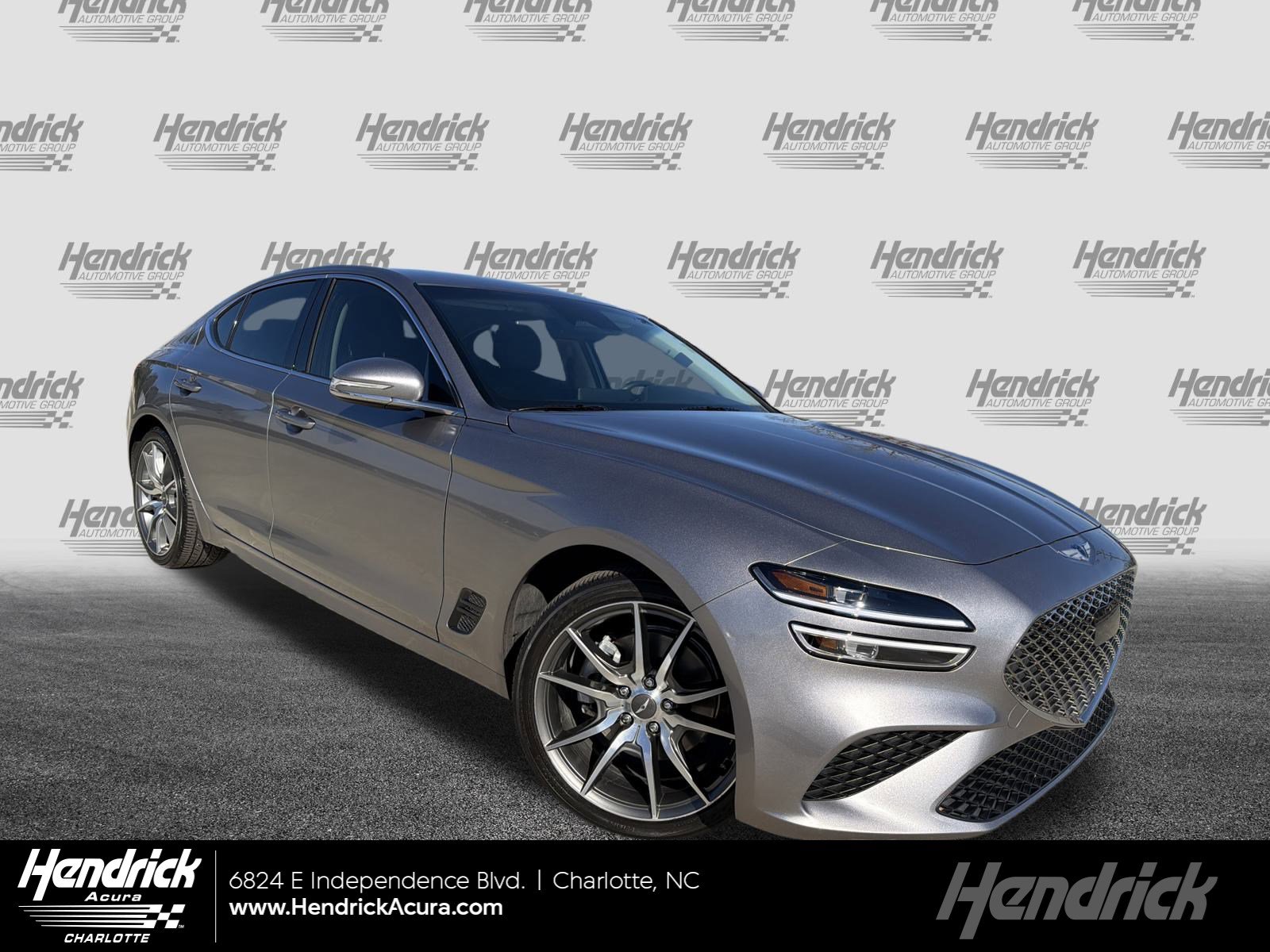 Used 2023 Genesis G70 2.0T image 1