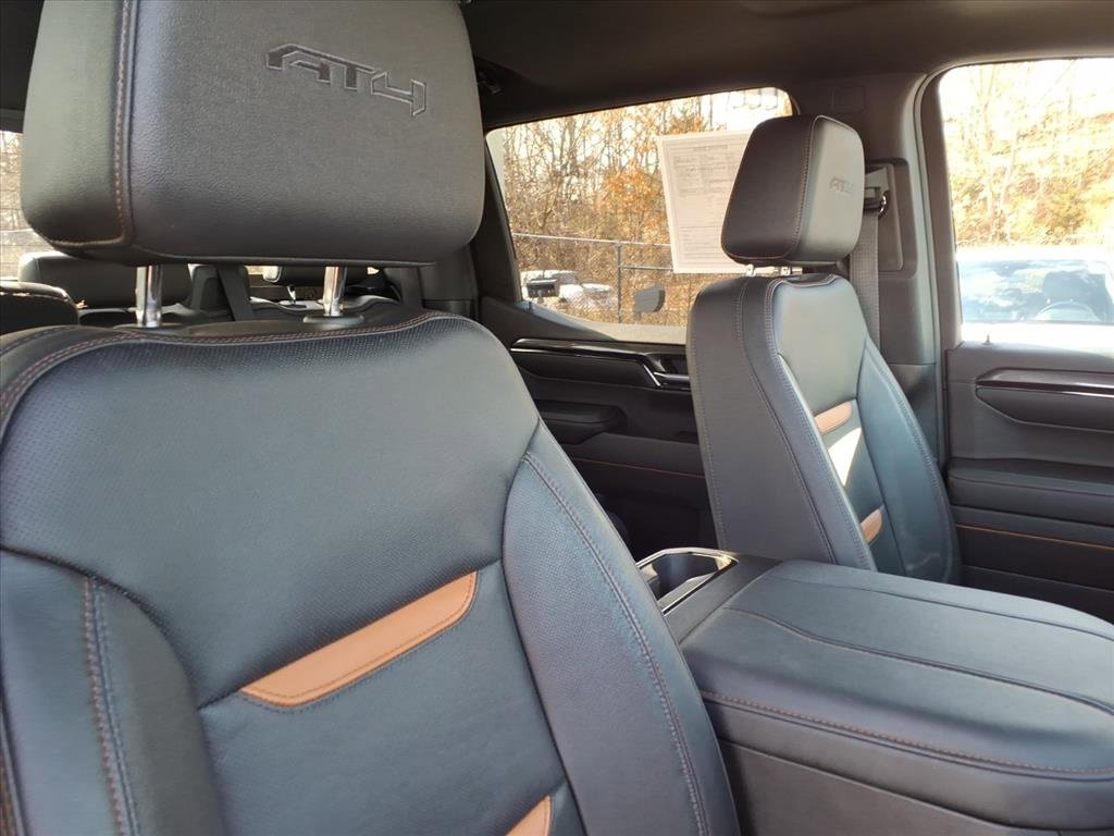 Used 2024 GMC Sierra 1500 AT4 w/ Technology Package image 13