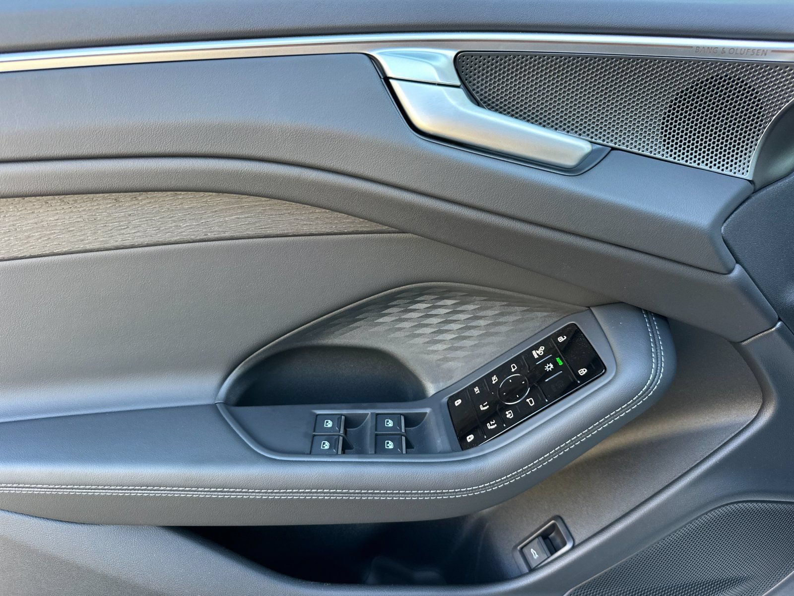 New 2026 Audi A6 Premium Plus AWD/4WD image 10