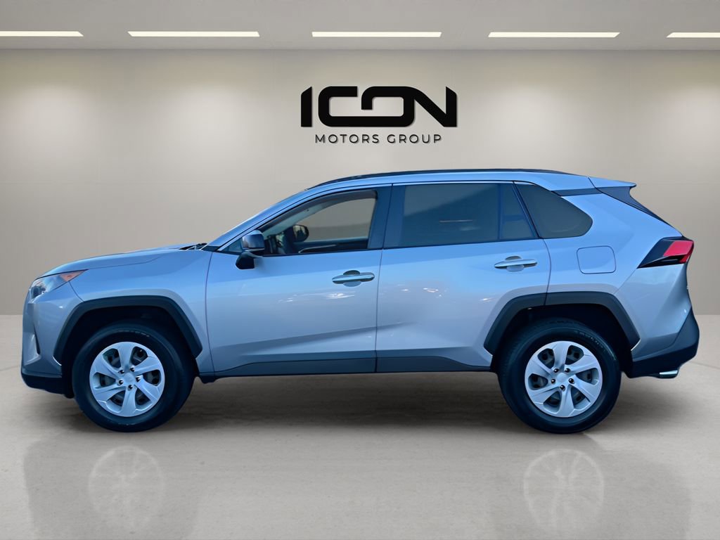 Used 2019 Toyota RAV4 LE image 2