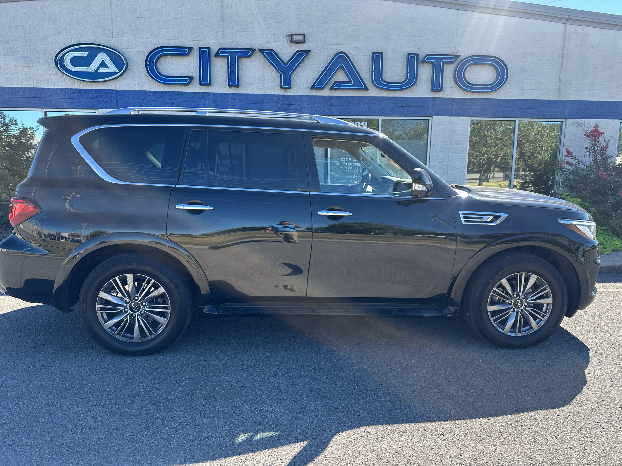 Used 2021 INFINITI QX80 Luxe RWD image 3
