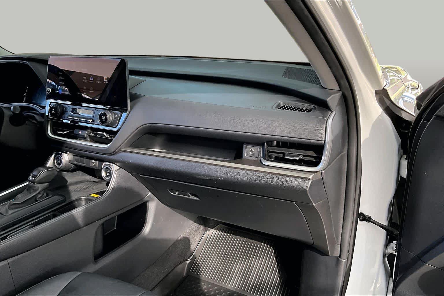 Used 2024 Toyota Grand Highlander AWD image 19