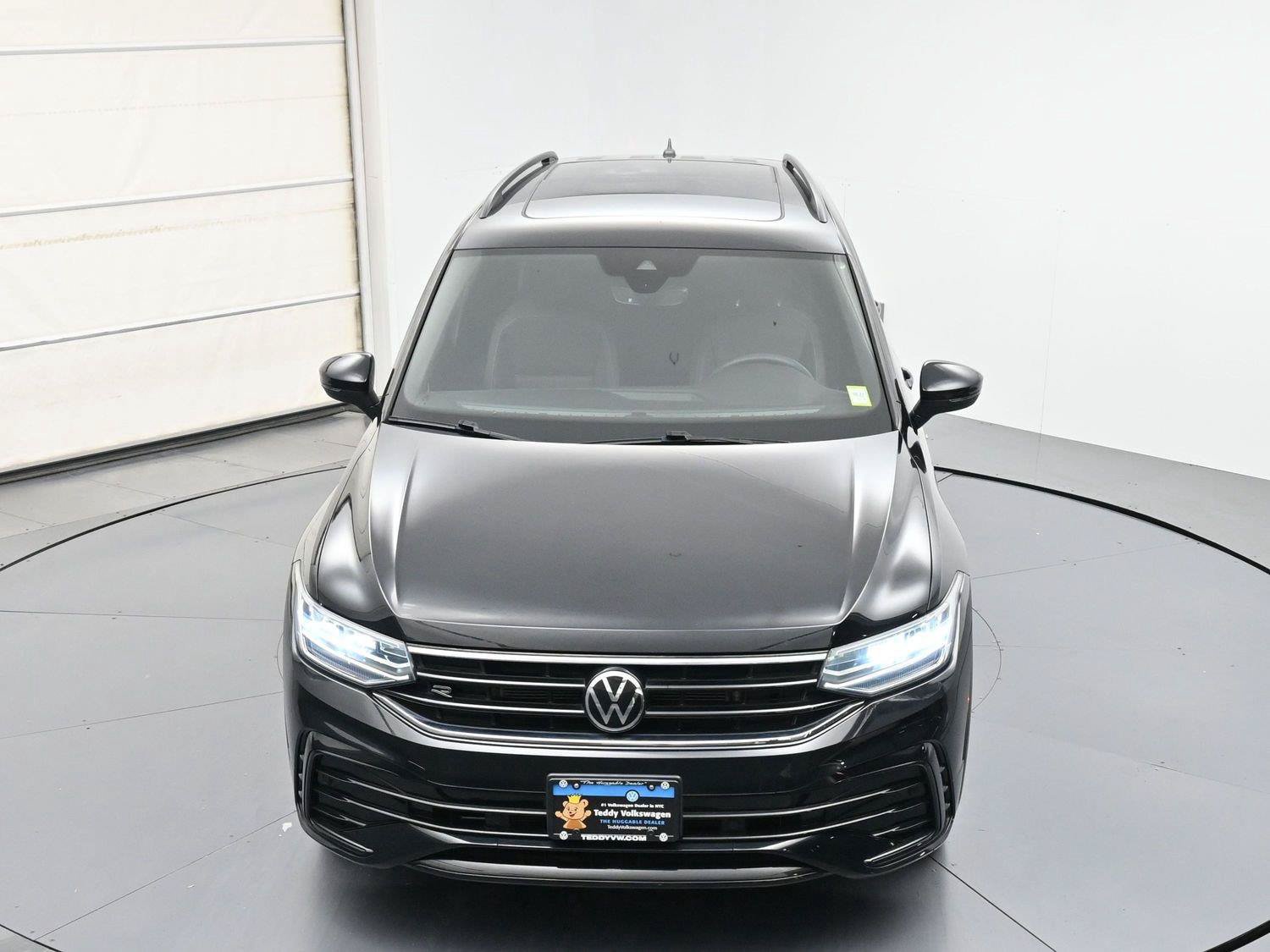 Used 2023 Volkswagen Tiguan SE R-Line AWD/4WD image 35