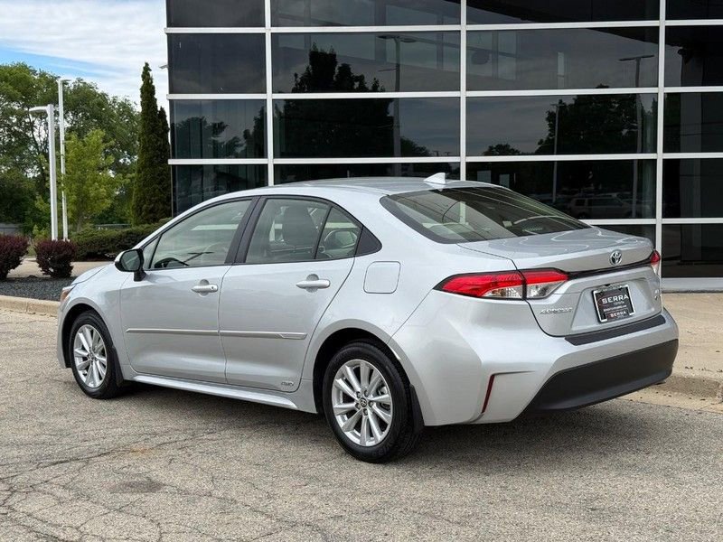 Used 2025 Toyota Corolla LE w/ LE Premium Package AWD/4WD image 5