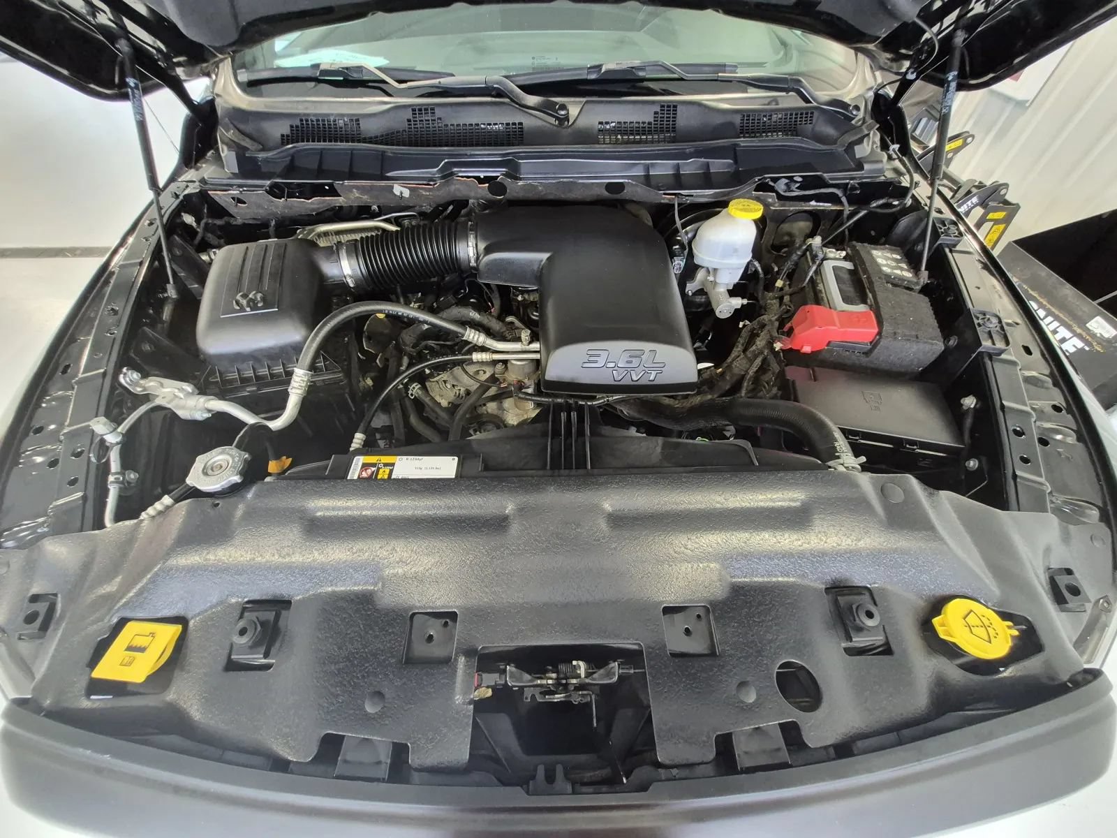 Used 2022 RAM 1500 Warlock AWD/4WD image 39