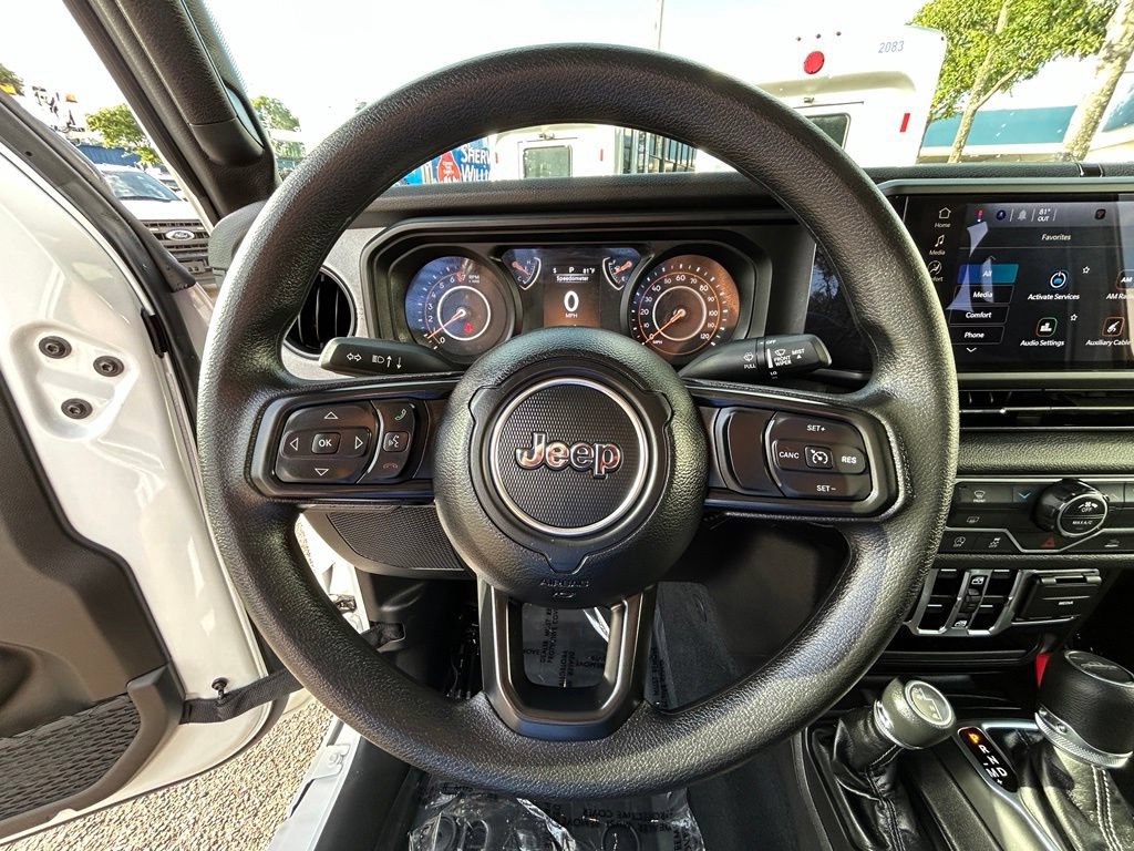 Used 2026 Jeep Gladiator Sport AWD/4WD image 14