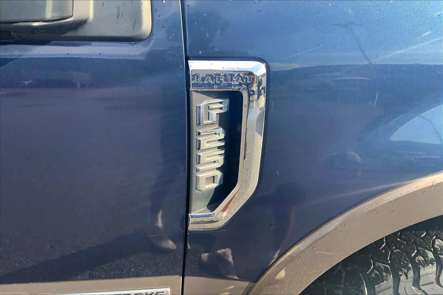 Used 2017 Ford F250 Lariat w/ Lariat Ultimate Package AWD/4WD image 31