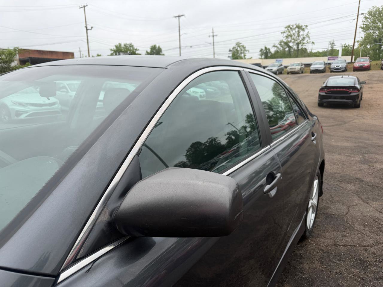 Used 2010 Toyota Camry SE FWD image 9