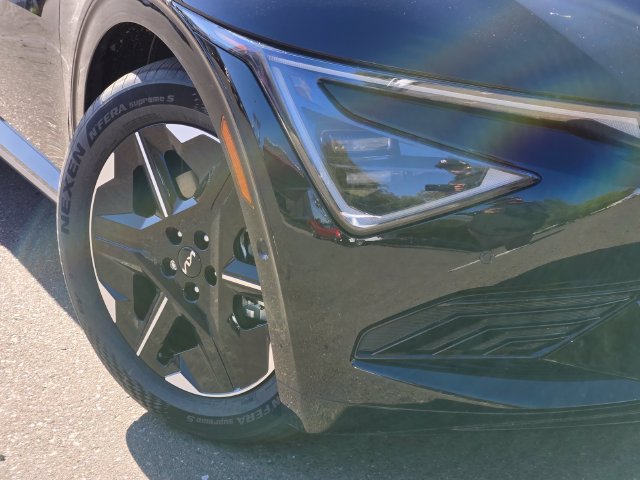 New 2025 Kia EV6 Wind AWD/4WD image 3