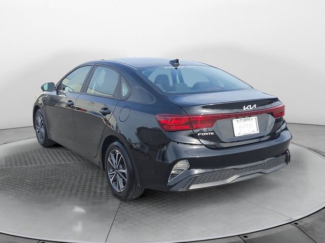 Used 2023 Kia Forte LXS image 3