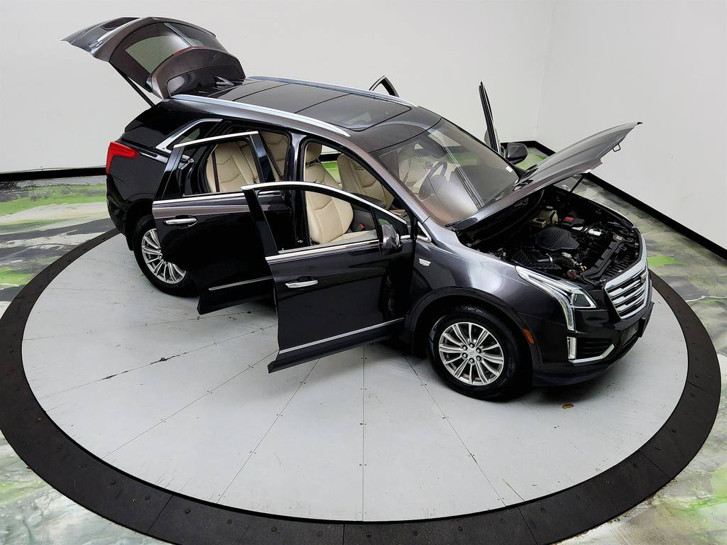 Used 2017 Cadillac XT5 Luxury w/ Driver Awareness Package FWD image 18