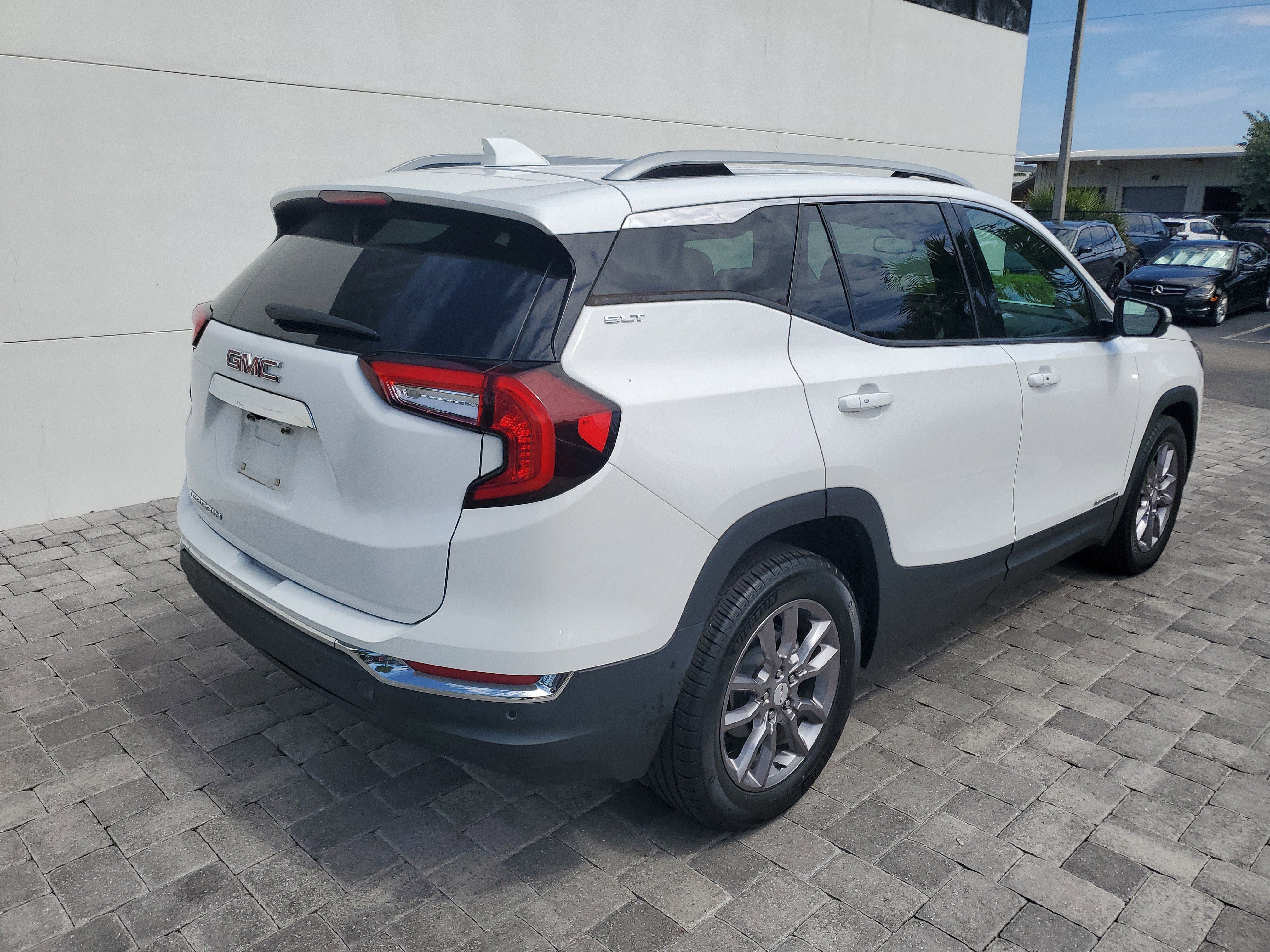Used 2023 GMC Terrain SLT FWD image 6